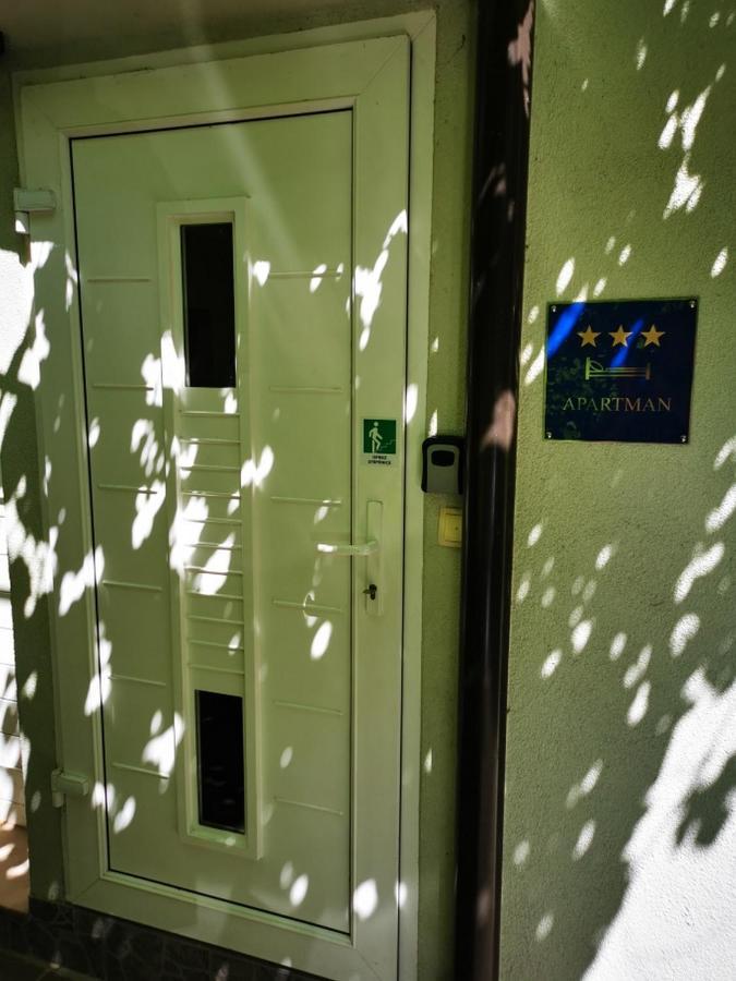 Apartmant Sandra - Big Terace And Free Parking Lejlighed Karlovac Eksteriør billede